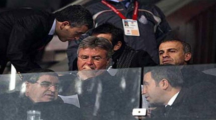 Hiddink'ten Kartal'a &ouml;vg&uuml;!