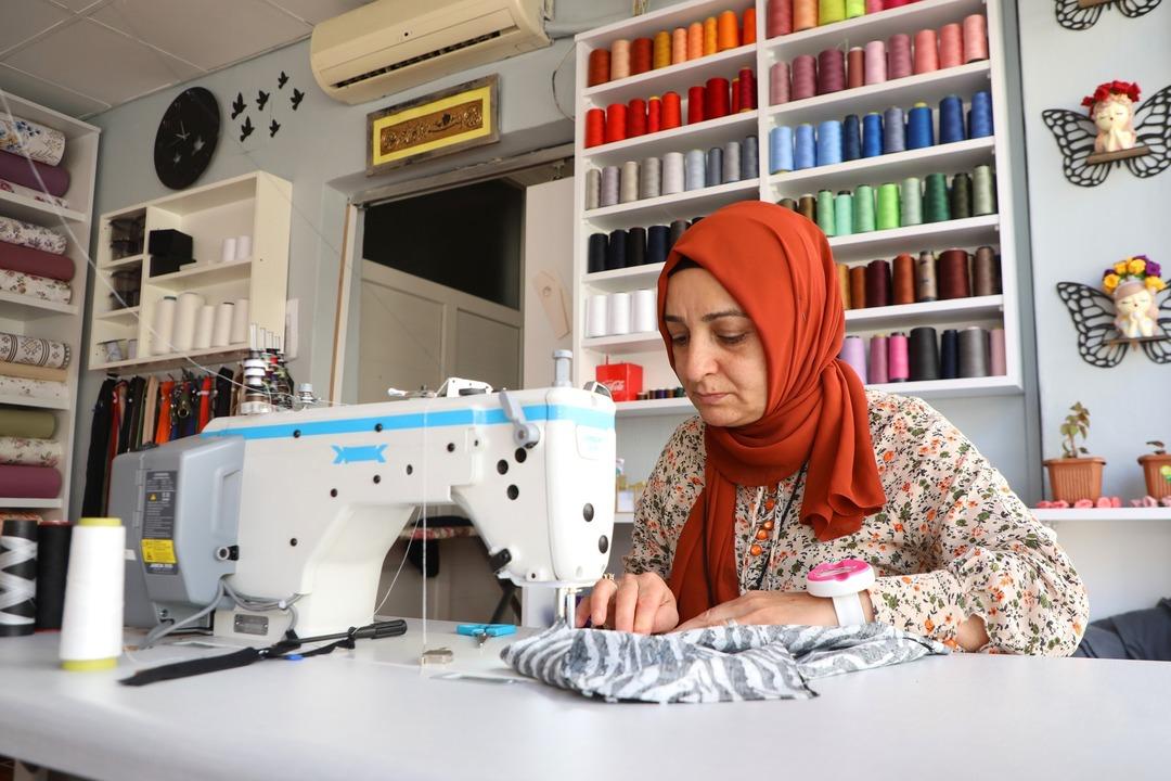Hayallerini gerçekleştirdi: Dikiş kursu alan kadın, kendi işinin patronu oldu 4