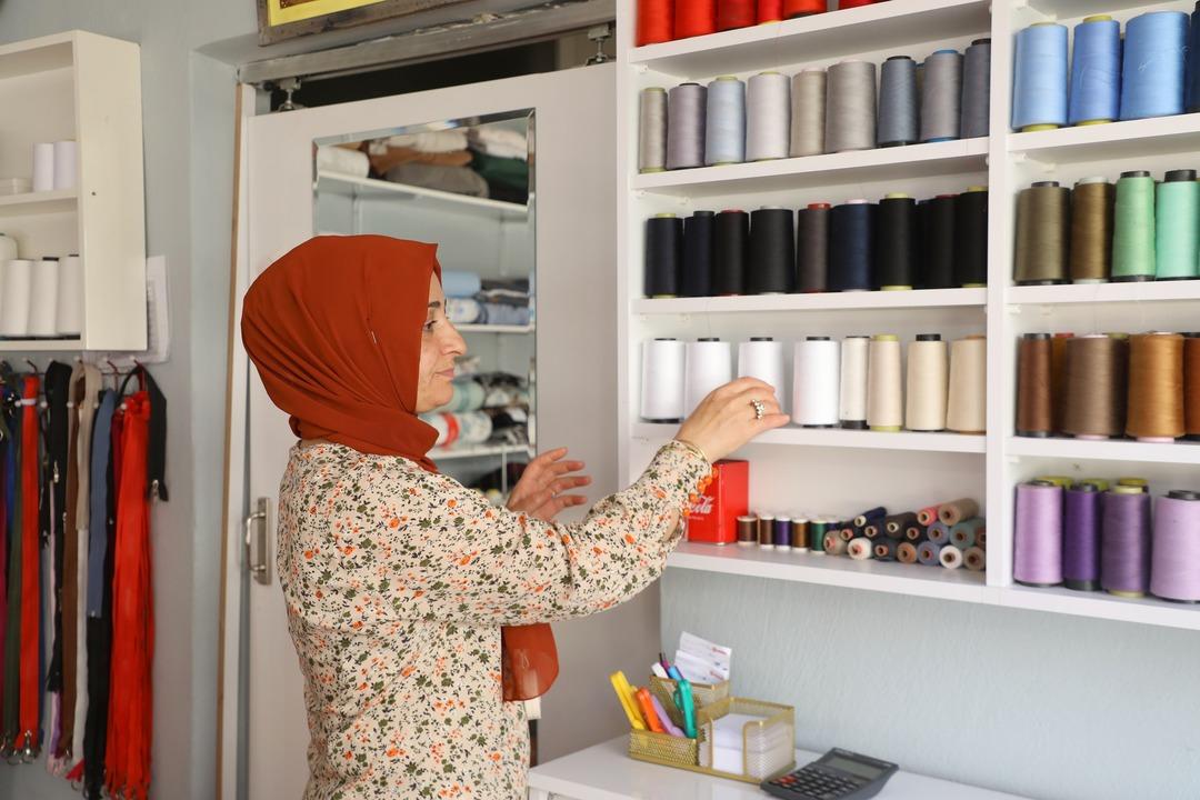 Hayallerini gerçekleştirdi: Dikiş kursu alan kadın, kendi işinin patronu oldu 5