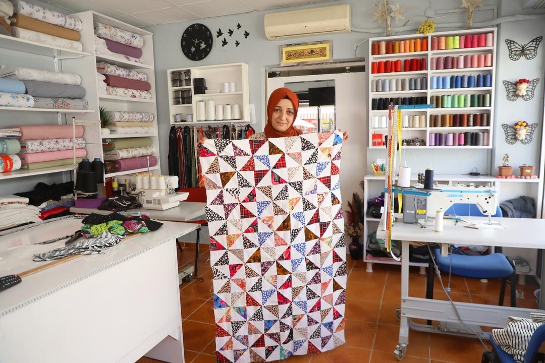 Hayallerini gerçekleştirdi: Dikiş kursu alan kadın, kendi işinin patronu oldu 1