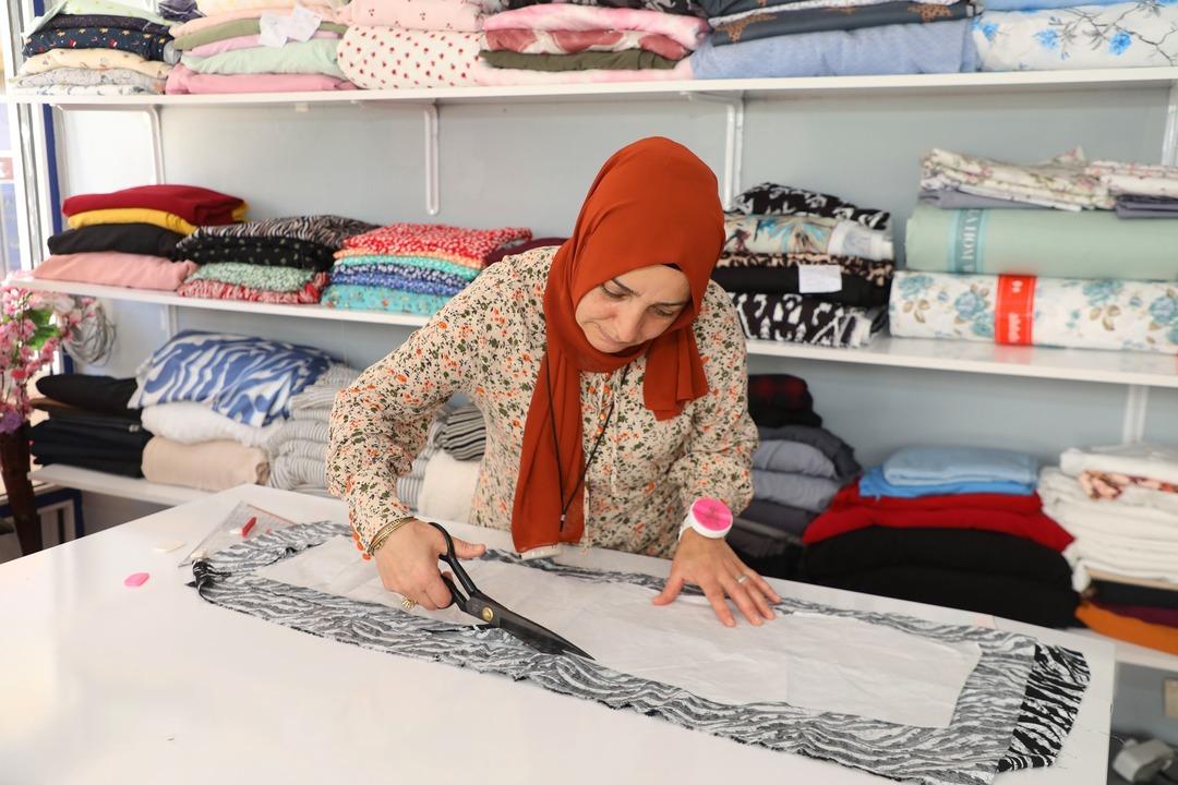 Hayallerini gerçekleştirdi: Dikiş kursu alan kadın, kendi işinin patronu oldu 3