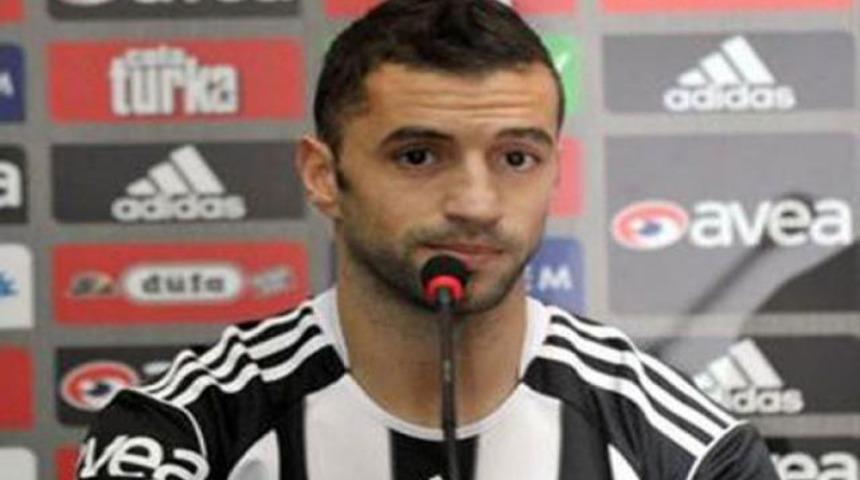 Beşiktaş'tan Simao'ya jest!