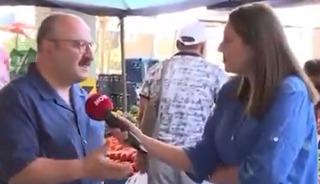 Semt pazarında görüntülenen AK Parti Milletvekili Varank: 'İnşallah fiyatlar aşağı iner'