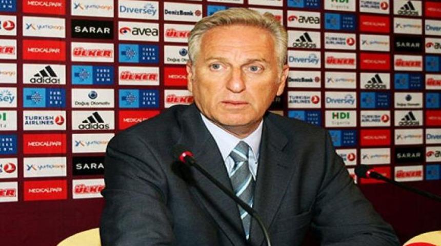 D&uuml;r&uuml;st'ten Aysal'a yanıt!