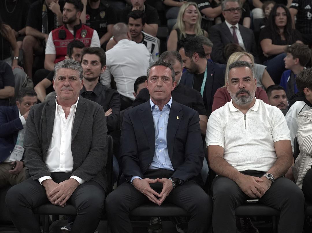 Basketbol derbisinde Beşiktaş ve Fenerbahçeli yöneticiler arasında gerilim! Ali Koç müdahale etmek için locaya gitti 1