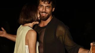 Can Yaman'ın yeni sevgilisi DJ Sara Bluma! Kırmızı halıda kucağına oturtup poz verdi