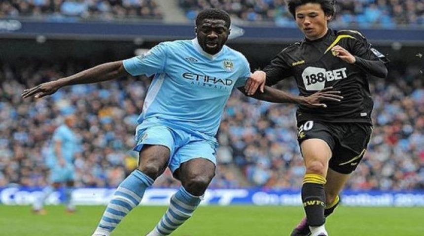 Galatasaray'a siyah &ccedil;ilek