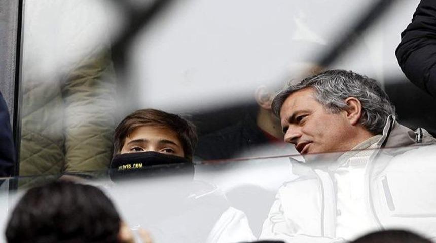 Jose'ye Drogba imzalı par&ccedil;alı forma!