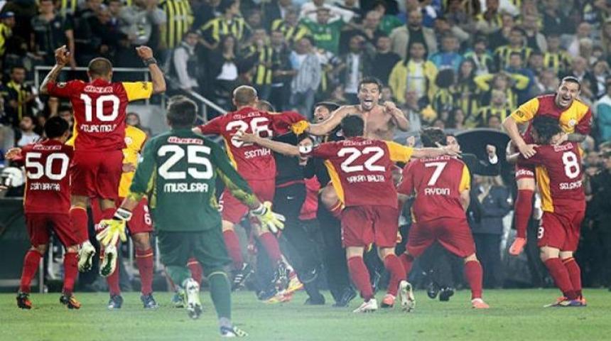 Galatasaray Fenerbah&ccedil;e'yi ge&ccedil;iyor!