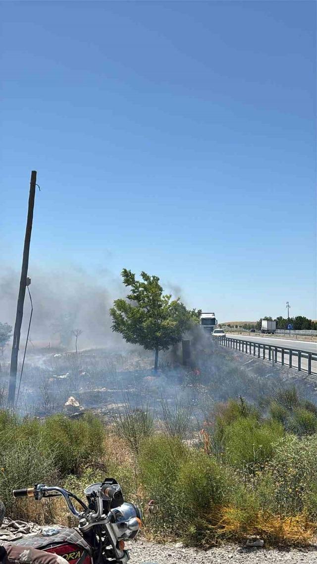 Canlı tavuk dolu tırda yangın paniği 1