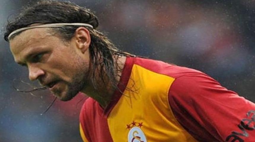 Ujfalusi 1 ay daha yok!