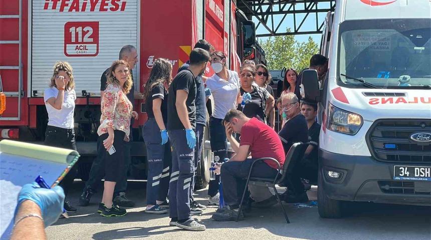 Ümraniye’de motor fabrikasında yangın çıktı: 10 işçi dumandan etkilendi