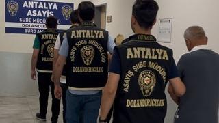 Antalya'da kuyumculara sahte altın satan 2 zanlı tutuklandı