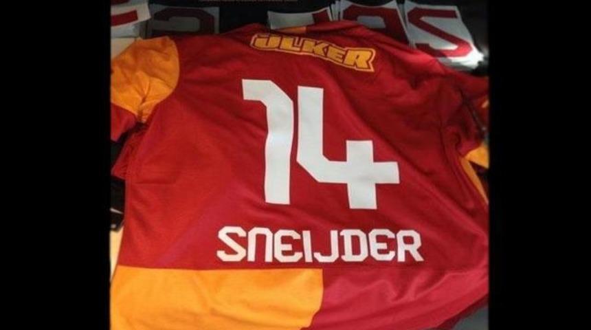 İşte Sneijder'in forma numarası!