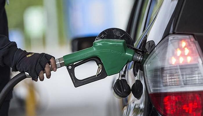 Akaryakıt fiyatları alarm veriyor: Benzin ve motorine zam kapıda!