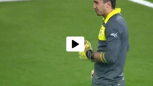 Muslera'dan inanılmaz hata.. Fabregas affetmedi..