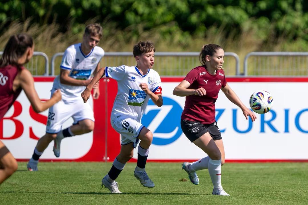 İsviçre Milli Kadın Futbol Takımı nın Luzern U15 Erkek Takımı ndan yediği fark ortaya çıktı! İsviçre Federasyonu skorun saklanmasını istemişti... 1