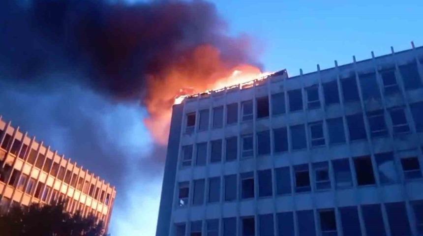 Kartal’da korkutan yangın! Alevler çevrede paniğe neden oldu