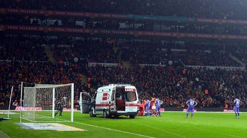 Arena'da sahaya ambulans girdi!