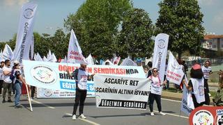 MEB devreye girsin talebi! Taban maaş, iş güvencesi ve özlük hakları istiyorlar… Özel sektör öğretmenleri yürüyüşe başladı