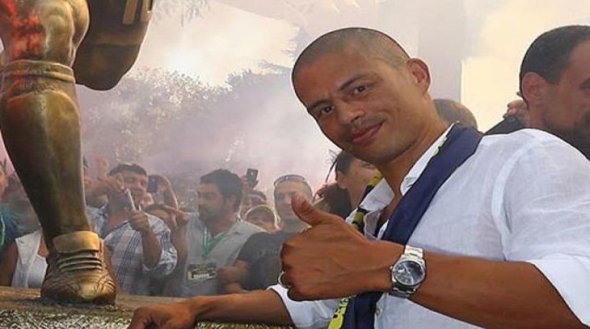 'Alex heykeli dikilecek adam değil'