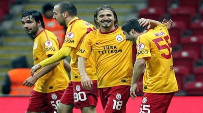 "Futbolcular anlamaz dediler, paramızı yediler"