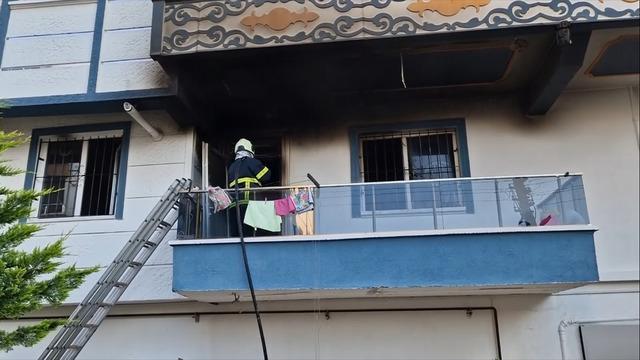 Telefonu şarjda uyuyanlar dikkat! Tüm evi bir anda küle çevirdi...