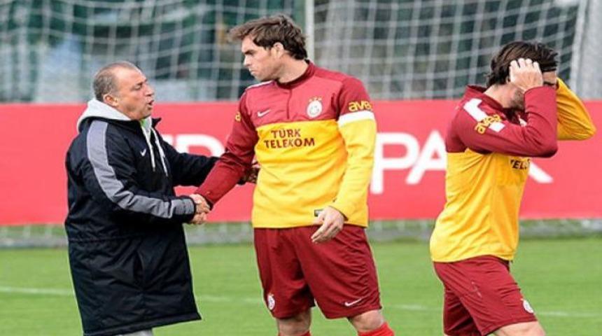 Elmander kadroda yok!