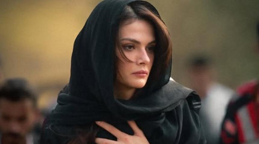Uzak Şehir'in Alya'sı Sinem Ünsal sessiz sedasız evlendi iddiası! Berk Cankat ile aşk tatilinde 