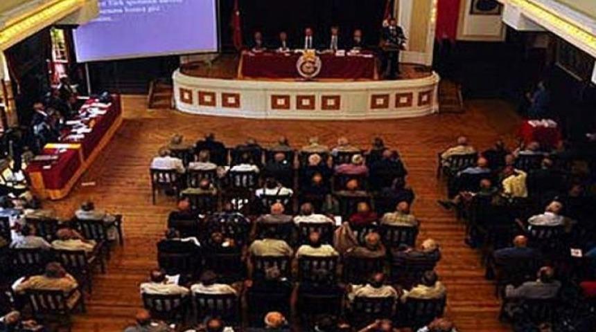 İnan Kıra&ccedil; Divan'a damga vurdu..!