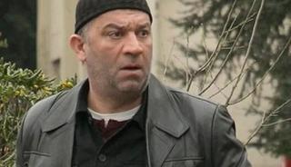 15 yaş küçük eşi güzelliğiyle mest etti! Görenler aynı yorumu yaptı  
