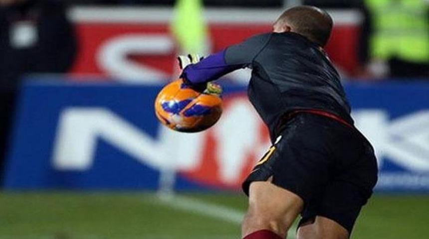 Ronaldinho, Melo'ya penaltı atmıştı..!