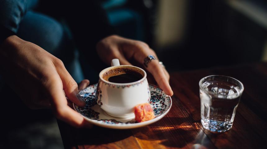 Türk kahvesi tansiyonu yükseltir mi? Türk kahvesinin tansiyona etkisi