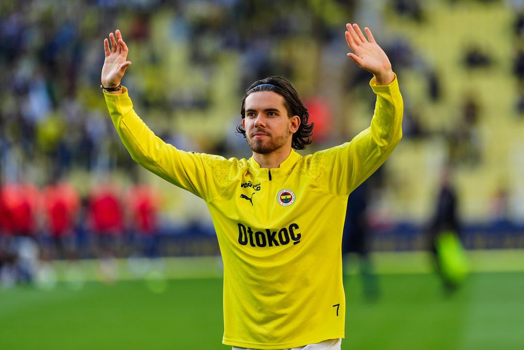 fenerbahce-haberi-iste-ferdi-kadioglunun-yeni-adresi-premier-lig-devi-transferi-bitirdi-1715589845083