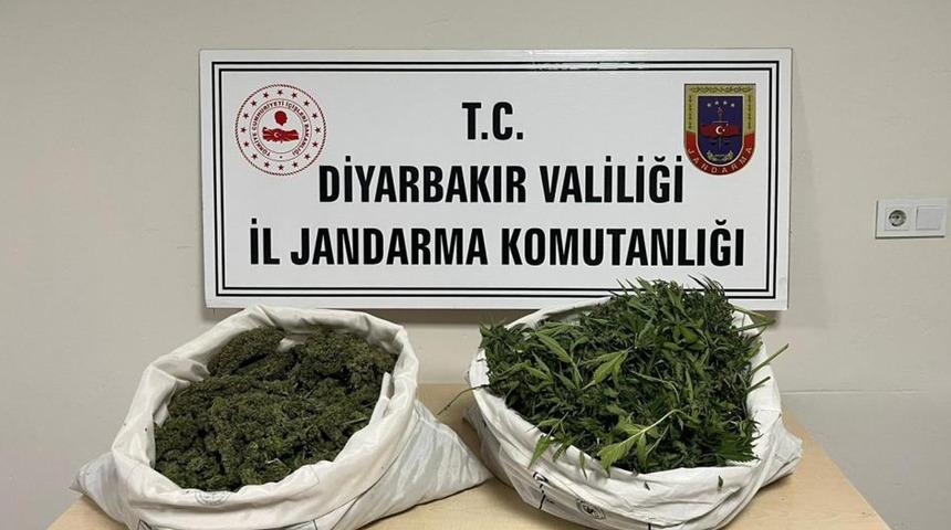 Diyarbakır'da 8 kilo esrar ele geçirildi