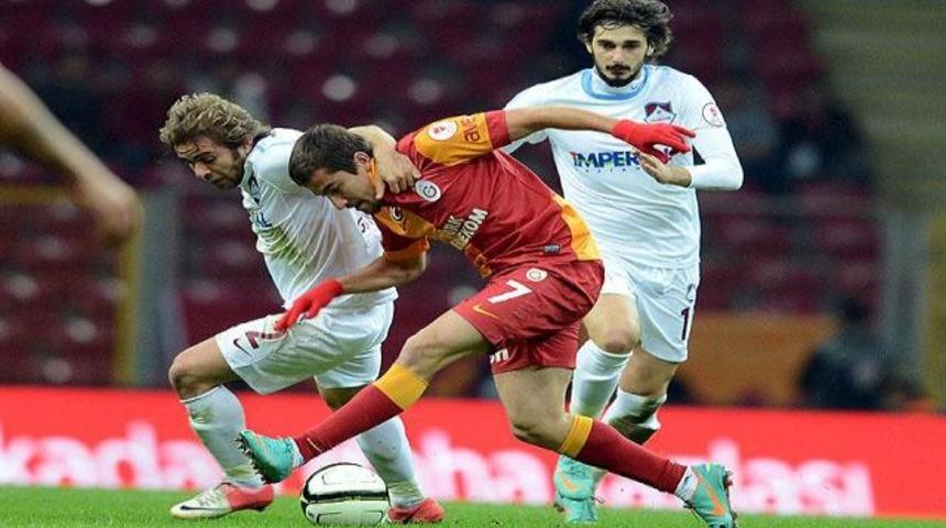 Aslan kupada havlu attı!