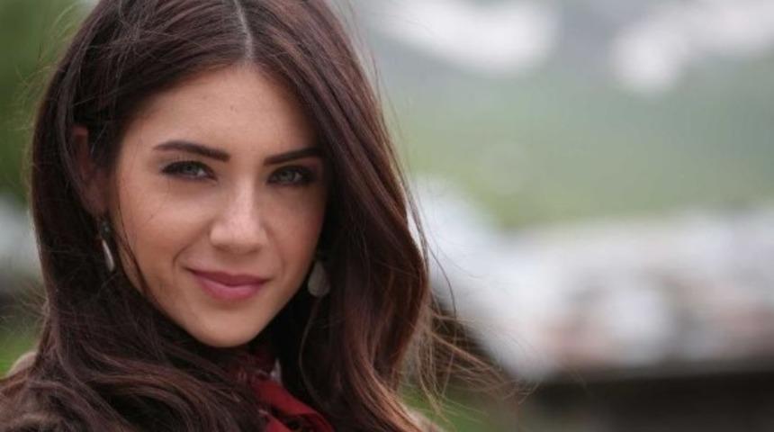 Lüks yaşantısıyla gündemde! Fulya Zenginer oyunculuğu bıraktığını duyurdu! Setlere dönüş için tek şartı...