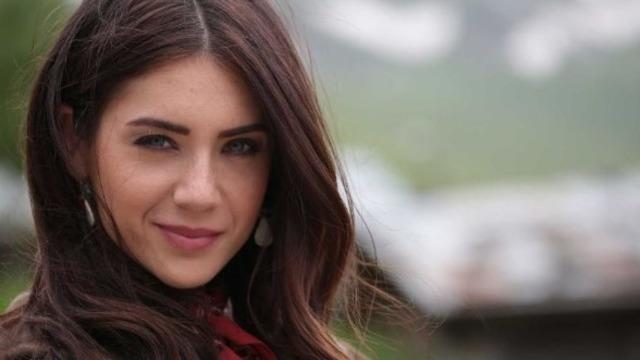 Lüks yaşantısıyla gündemde! Fulya Zenginer oyunculuğu bıraktığını duyurdu! Setlere dönüş için tek şartı...