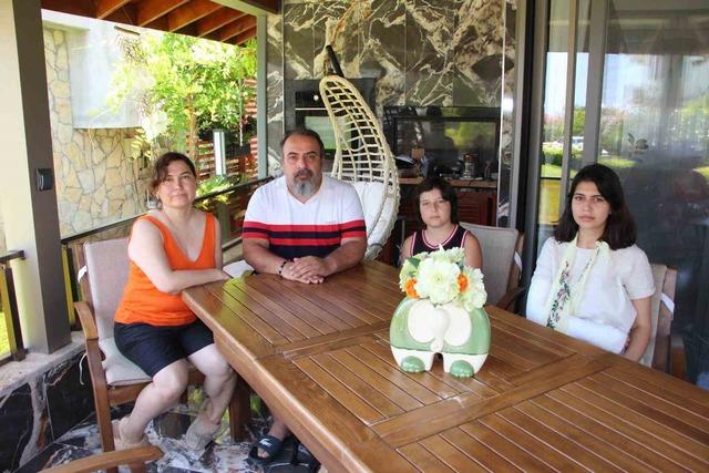 Komşuların hortum kavgası: Bahçe sulama hortumu ile 24 yaşındaki kızı darbetti! 1