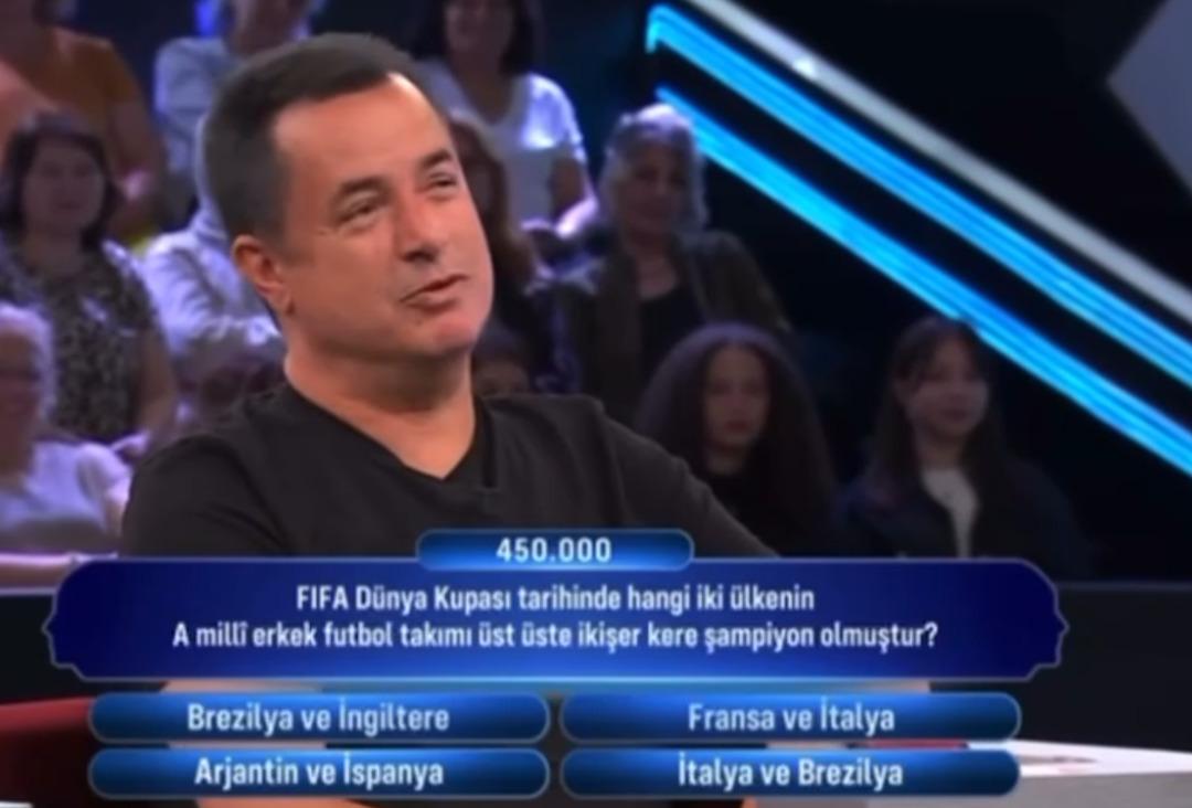 Acun Ilıcalı katıldığı yarışma programında futbol bilgisiyle şov yaptı! 1930 dan bu yana tüm şampiyonları ezbere saydı 1