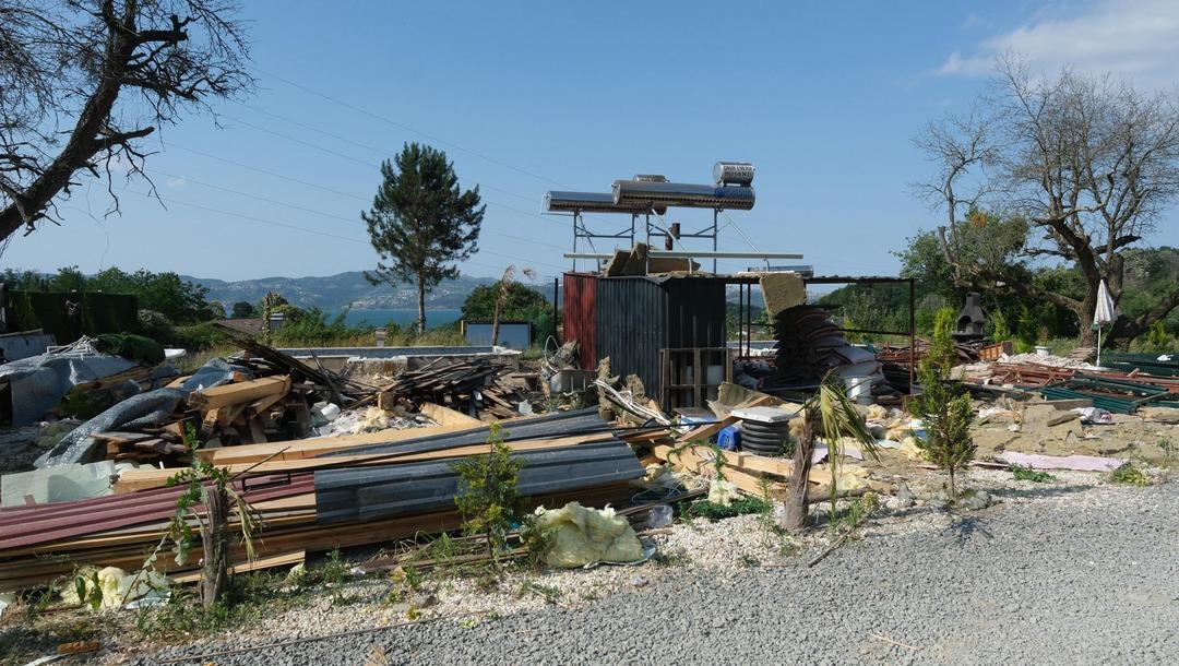 1200xauto Ampulden gizli kamera çıkmıştı: Sapanca’da skandal olayın yaşandığı bungalov yıkıldı!