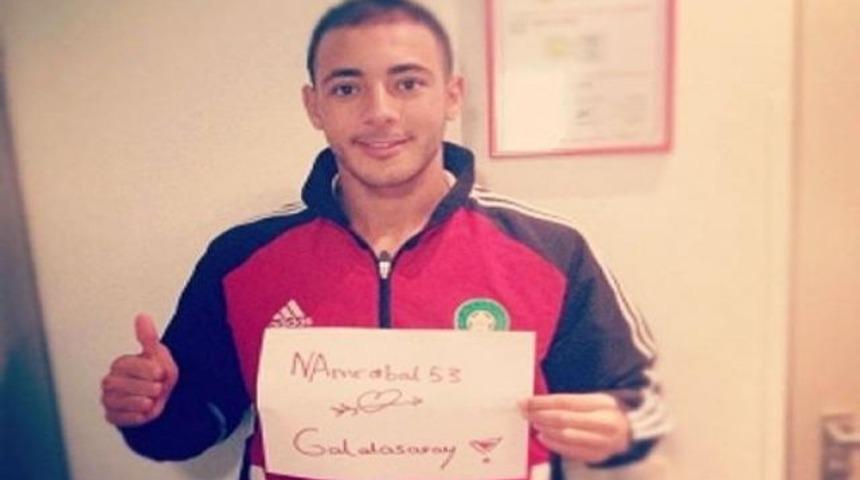 Amrabat Twitter'da 'aşka' geldi!