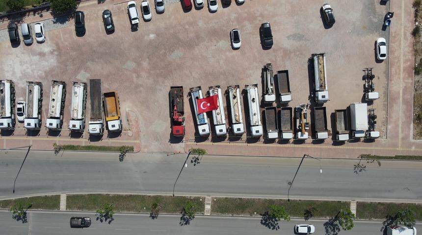 Antalya'da sahte belge ile araç tescil ettiren 4 şüpheli yakalandı