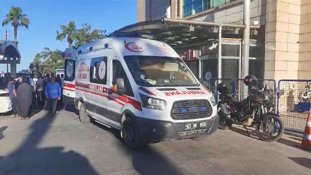 Şanlıurfa da dehşet! Evini bastığı kız arkadaşını öldürdü, annesi ile kardeşlerini yaralayıp otomobilde intihar etti 1