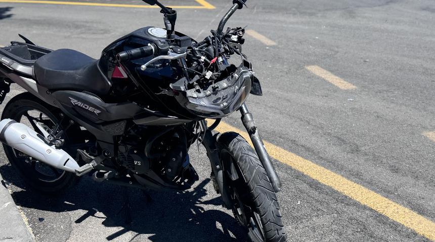 Erzurum'da motosiklet hafif ticari araçla çarpıştı! Motosiklet sürücüsü ağır yaralandı