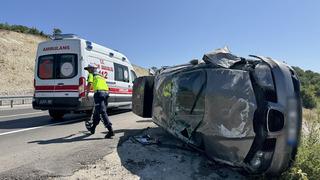 Kocaeli'de otomobil takla attı, içindeki 5 kişi kazadan yara almadan kurtuldu