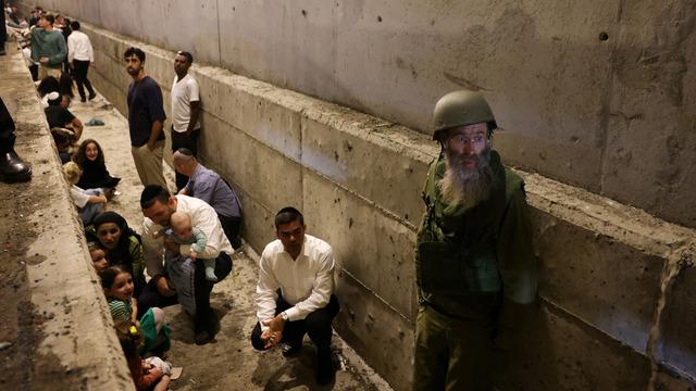İsrail'de 'sığınaklara gidin' çağrısı panik yarattı