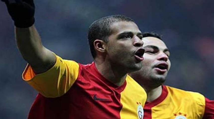 Derbi &ouml;ncesi Melo sıkıntısı!