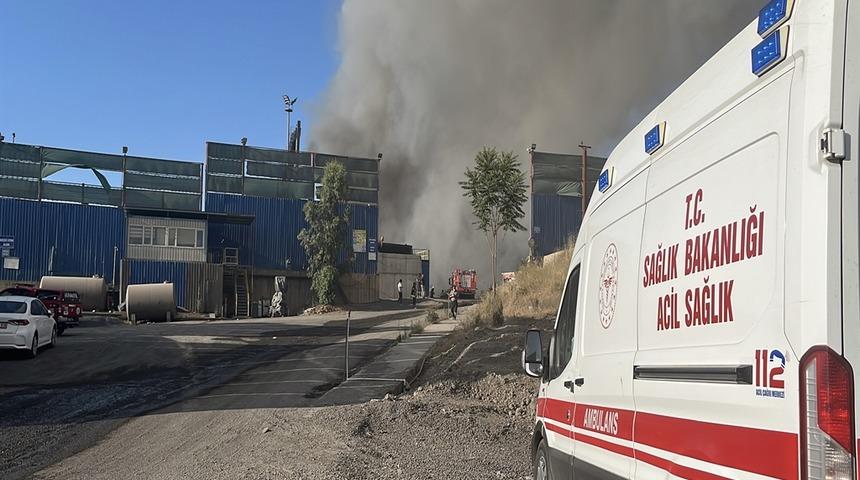 Kocaeli'de hurda sahasında çıkan yangın kontrol altına alındı