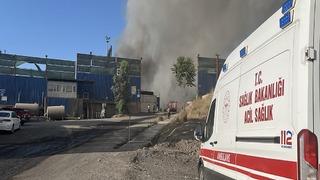 Kocaeli'de hurda sahasında çıkan yangın kontrol altına alındı